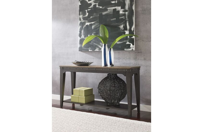 ARTISANS HALL CONSOLE Room