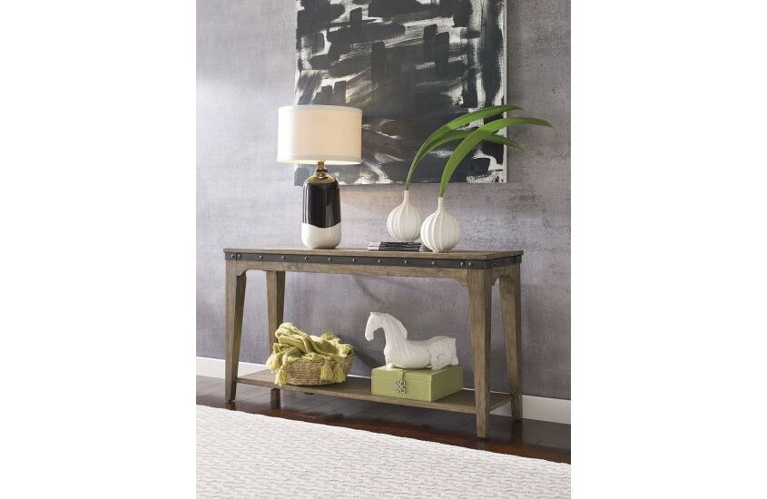 ARTISANS HALL CONSOLE Room
