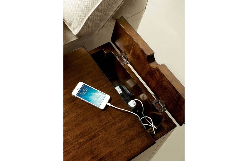 ELISE CHAIRSIDE TABLE Room 3