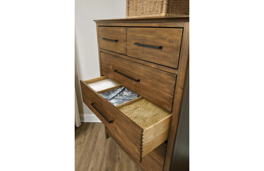 LARSON DRAWER CHEST Room 2