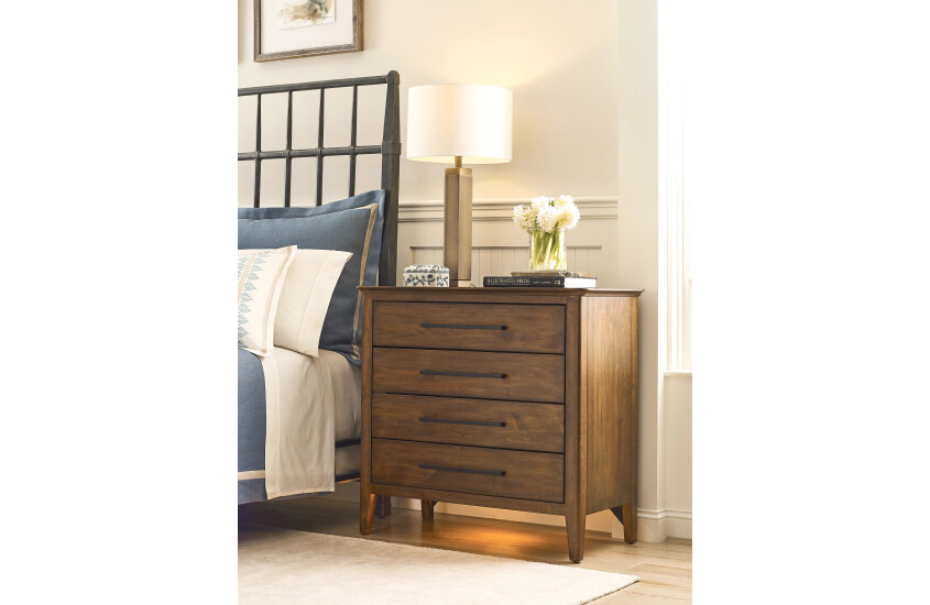 KINGSLEY BACHELOR'S CHEST Room 2
