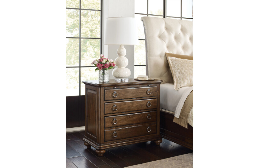 WITHAM BACHELOR'S CHEST Room