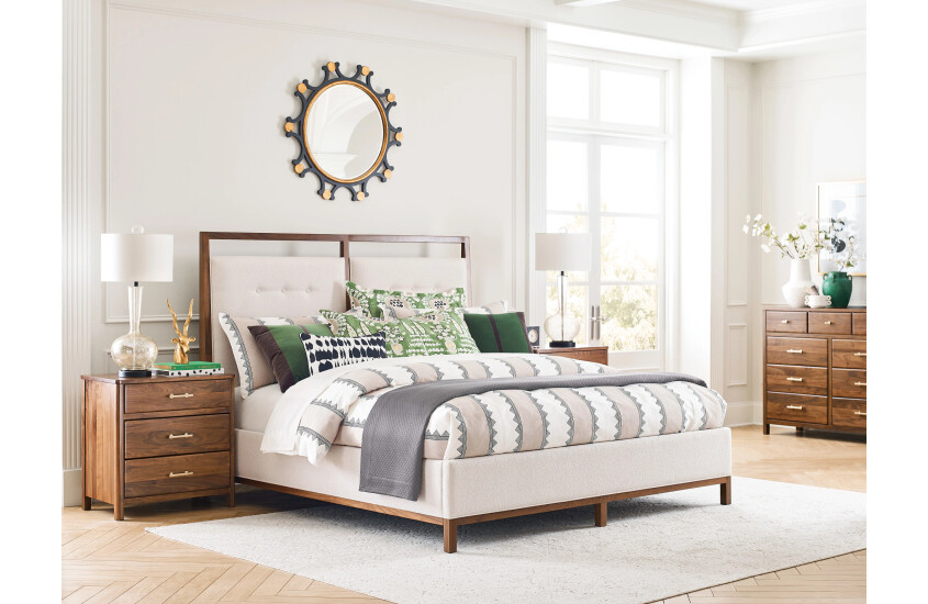6/6 PINEHURST UPHOLSTERED BED - COMPLETE Room
