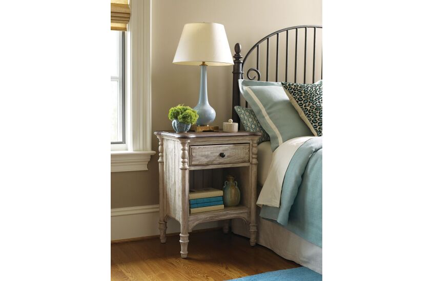 OPEN NIGHTSTAND Room
